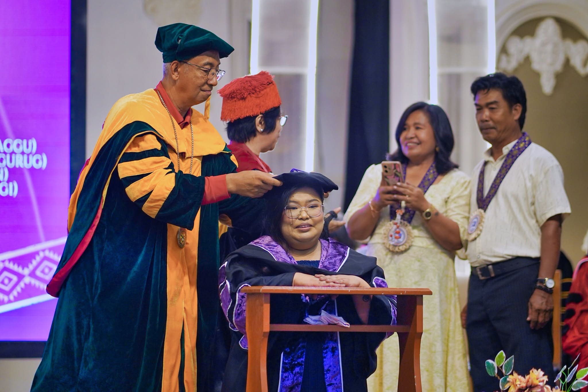 24TH-GRAD-COL-PHOTOSET photo 98